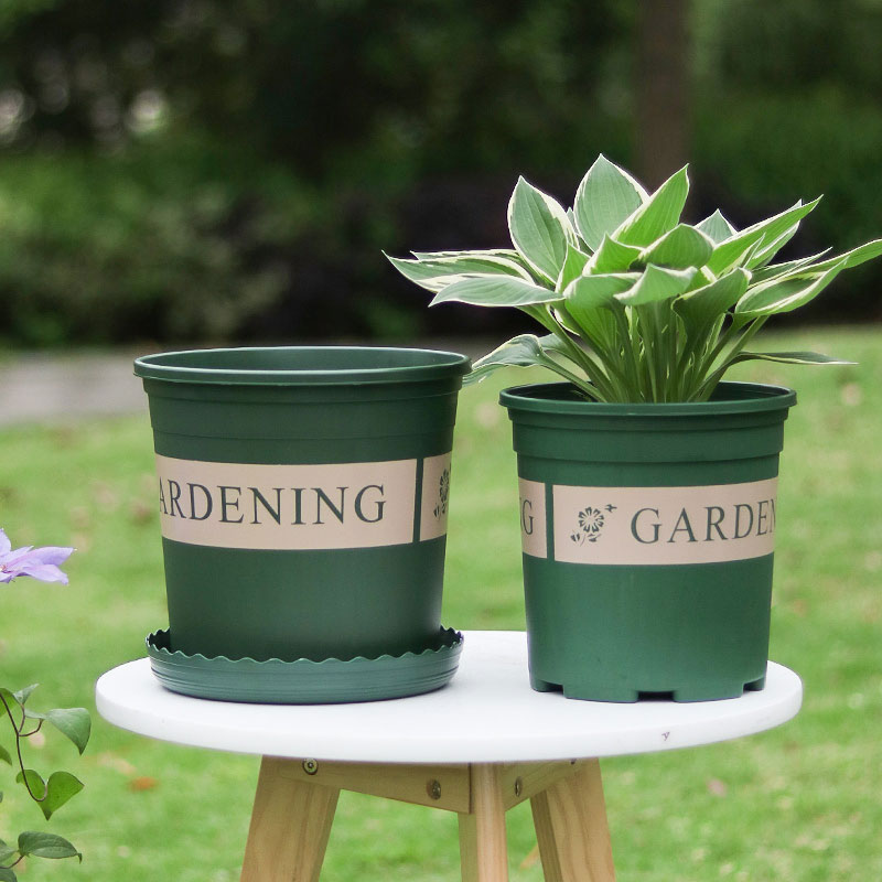 Key features of a classical round nursery pot